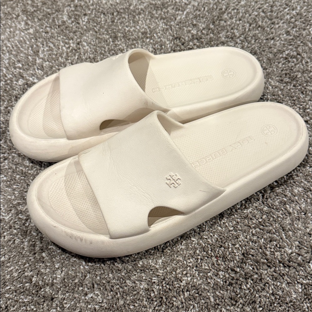 EUC! Tory Burch Shower Slides. Off white. W 11